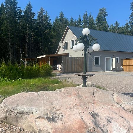 Gaeststuga 100M Fran Sjoen Vislanda Eksteriør billede